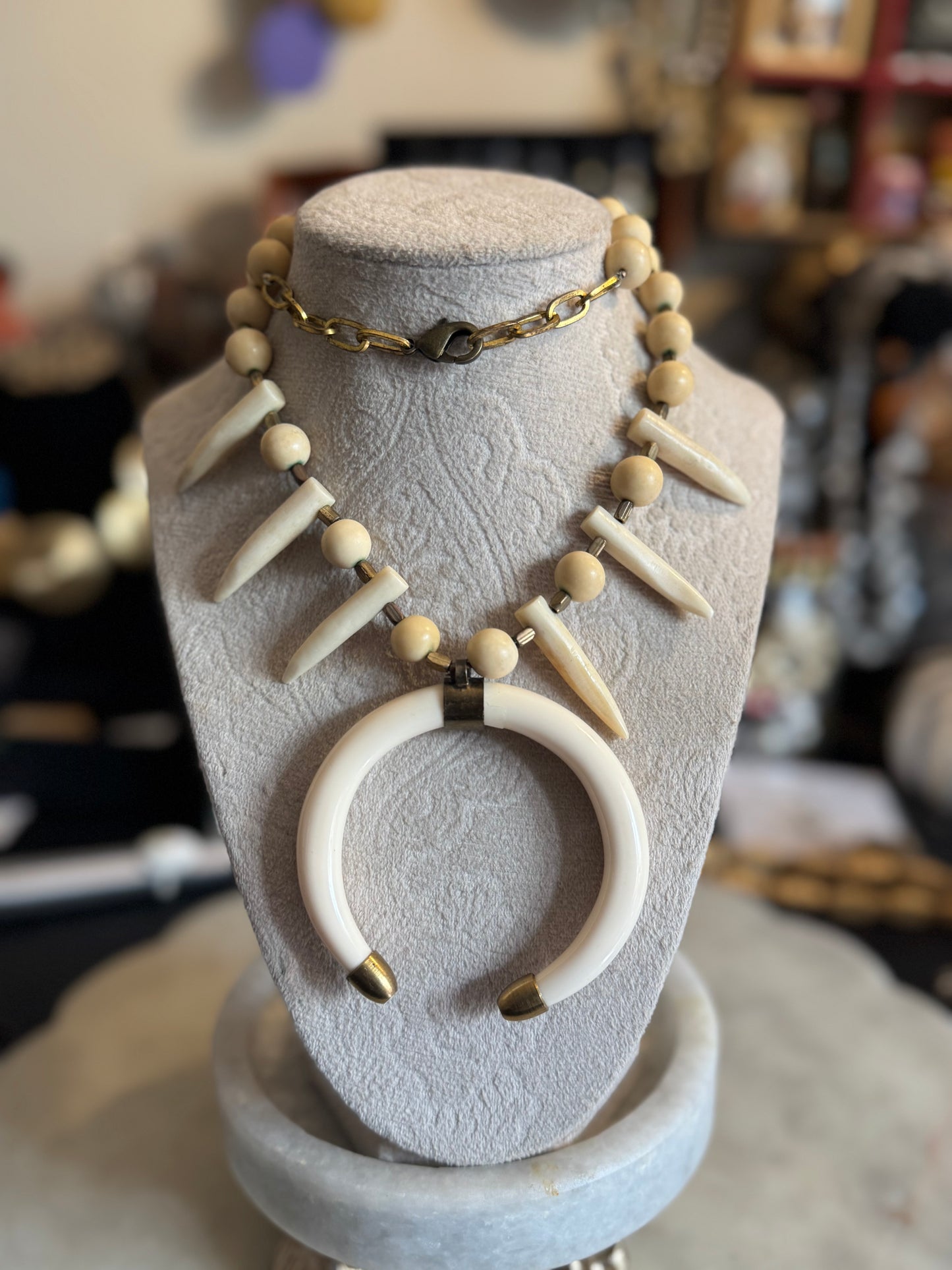 Vtg Horn Necklace