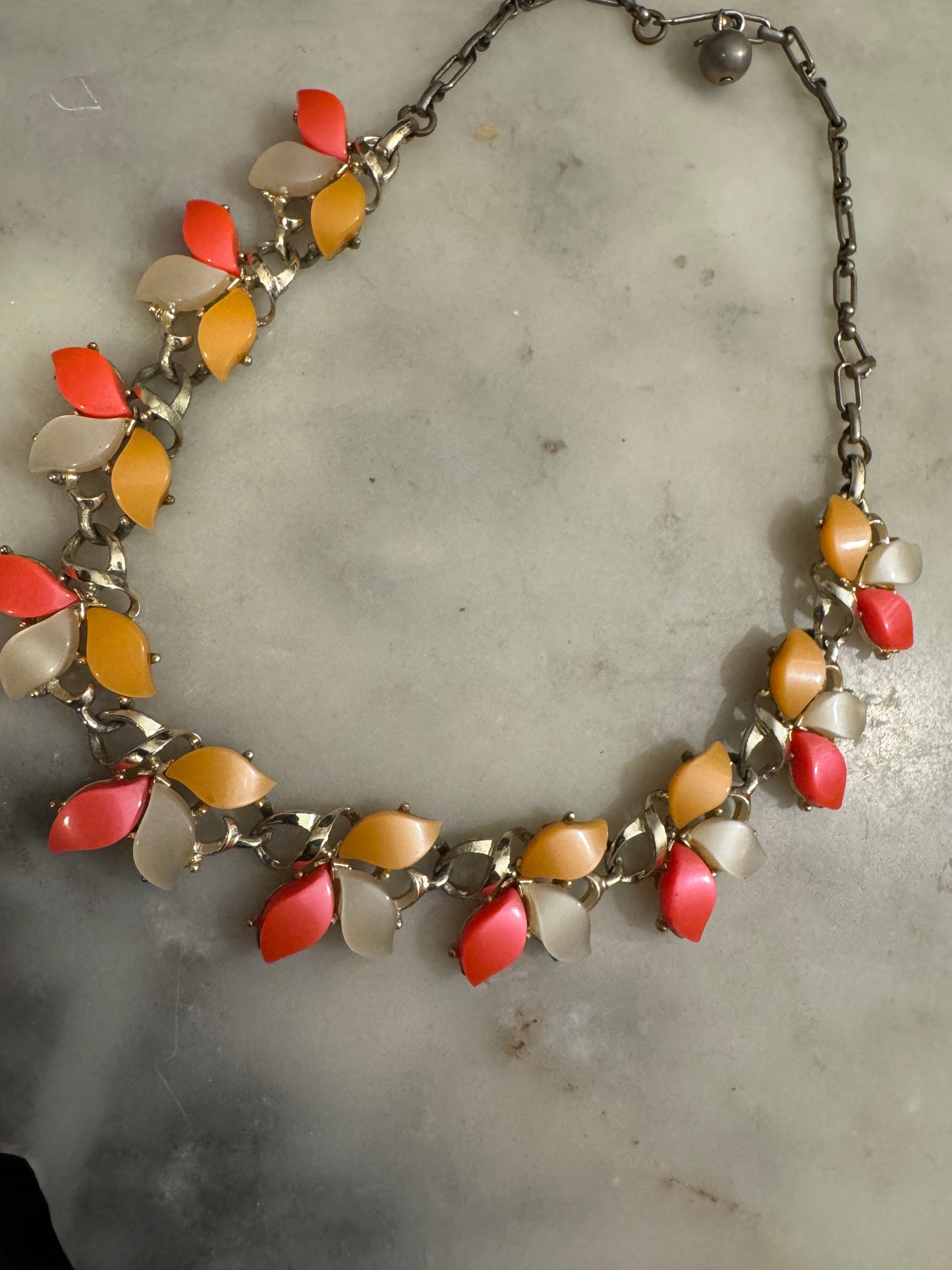 Vtg Thermoset Set